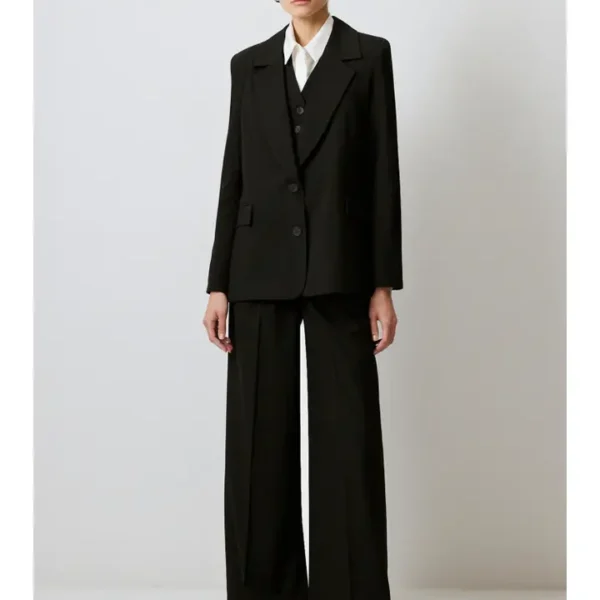 Abito a due pezzi con giacca e pantalone